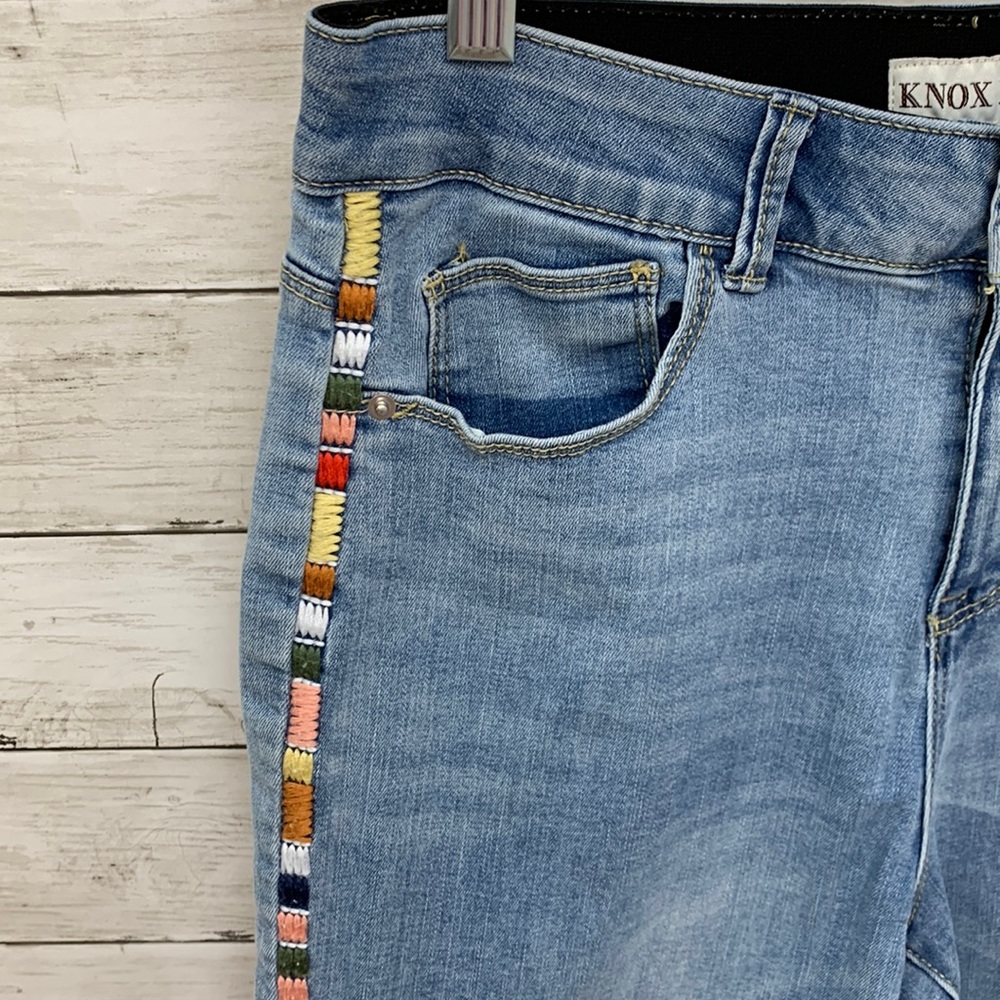 Knox Rose Embroidered Detail Crop Denim Jeans Size 8